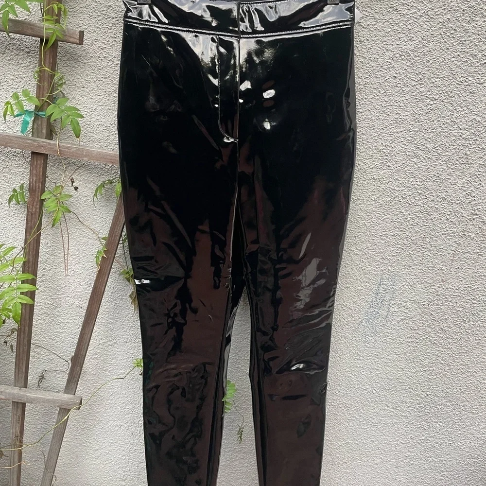 Babaton caspian vinyl